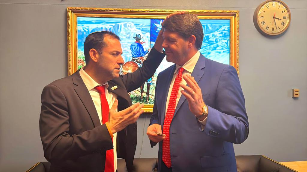 תיעוד מרגש: ראש המועצה בברכת כהנים לחבר הקונגרס | צפו