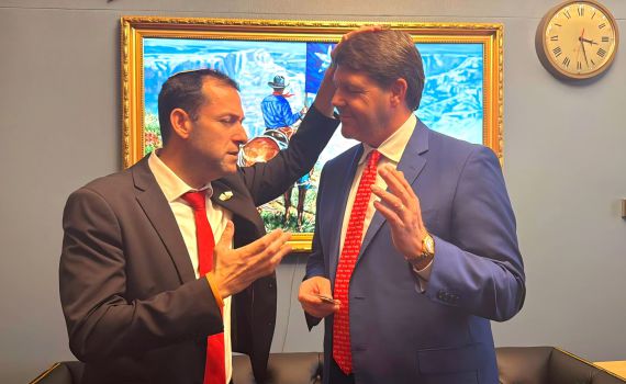 תיעוד מרגש: ראש המועצה בברכת כהנים לחבר הקונגרס | צפו