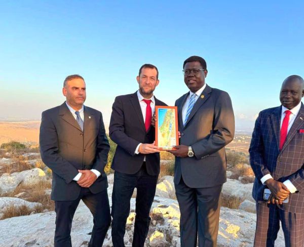 מול הצונאמי המדיני: שר החוץ של דרום סודן ביקר לראשונה ביו"ש
