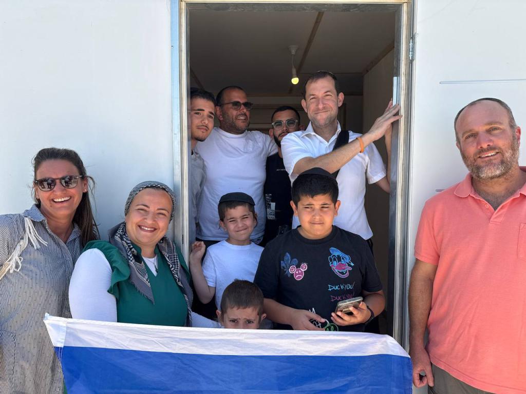 משפחת אברג'יל מפריז עלתה לשומרון: "אין עתיד בצרפת"