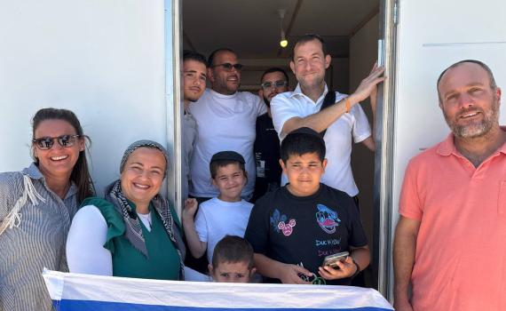 משפחת אברג'יל מפריז עלתה לשומרון: "אין עתיד בצרפת"