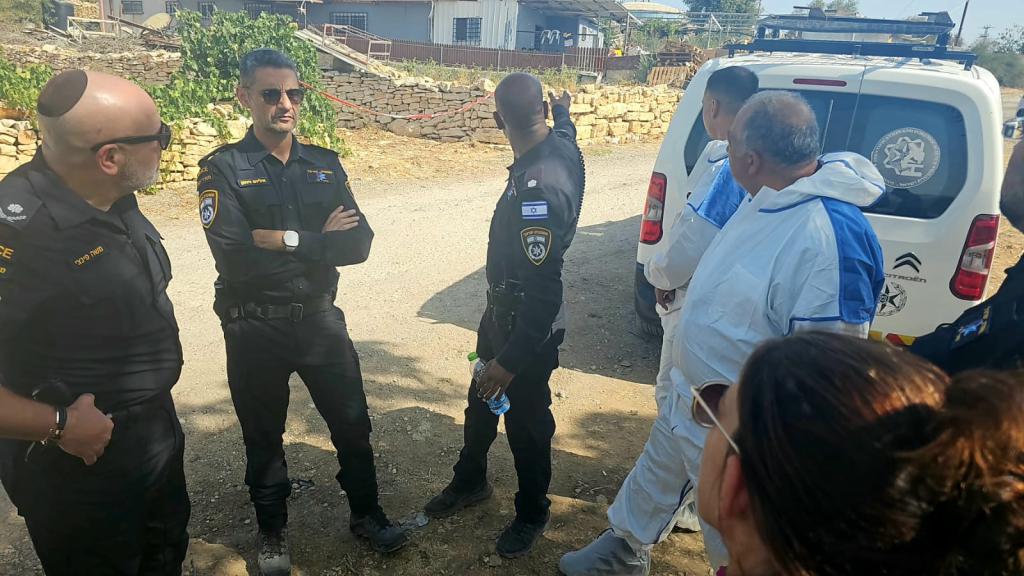 גבר כבן 70 נמצא ללא רוח חיים סמוך לאלון שבות