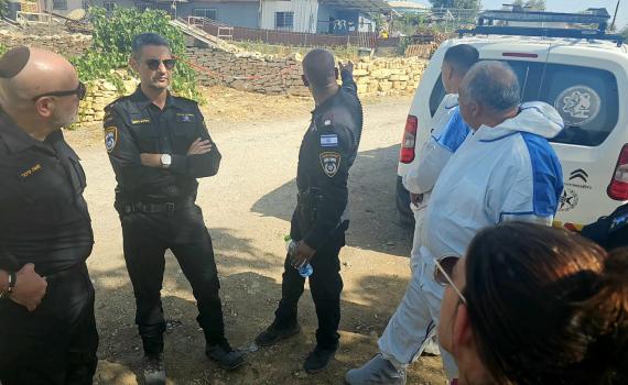 גבר כבן 70 נמצא ללא רוח חיים סמוך לאלון שבות