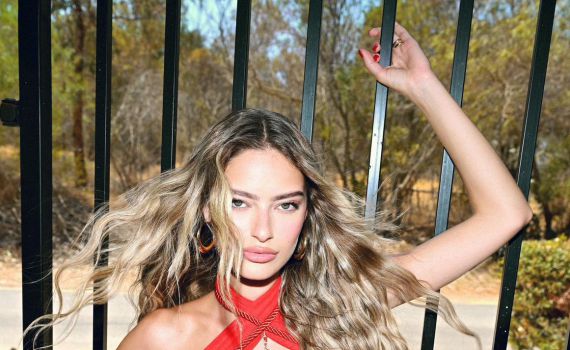 קליפ או פרובוקציה? אמילי קופר מגיבה לסערת האלימות