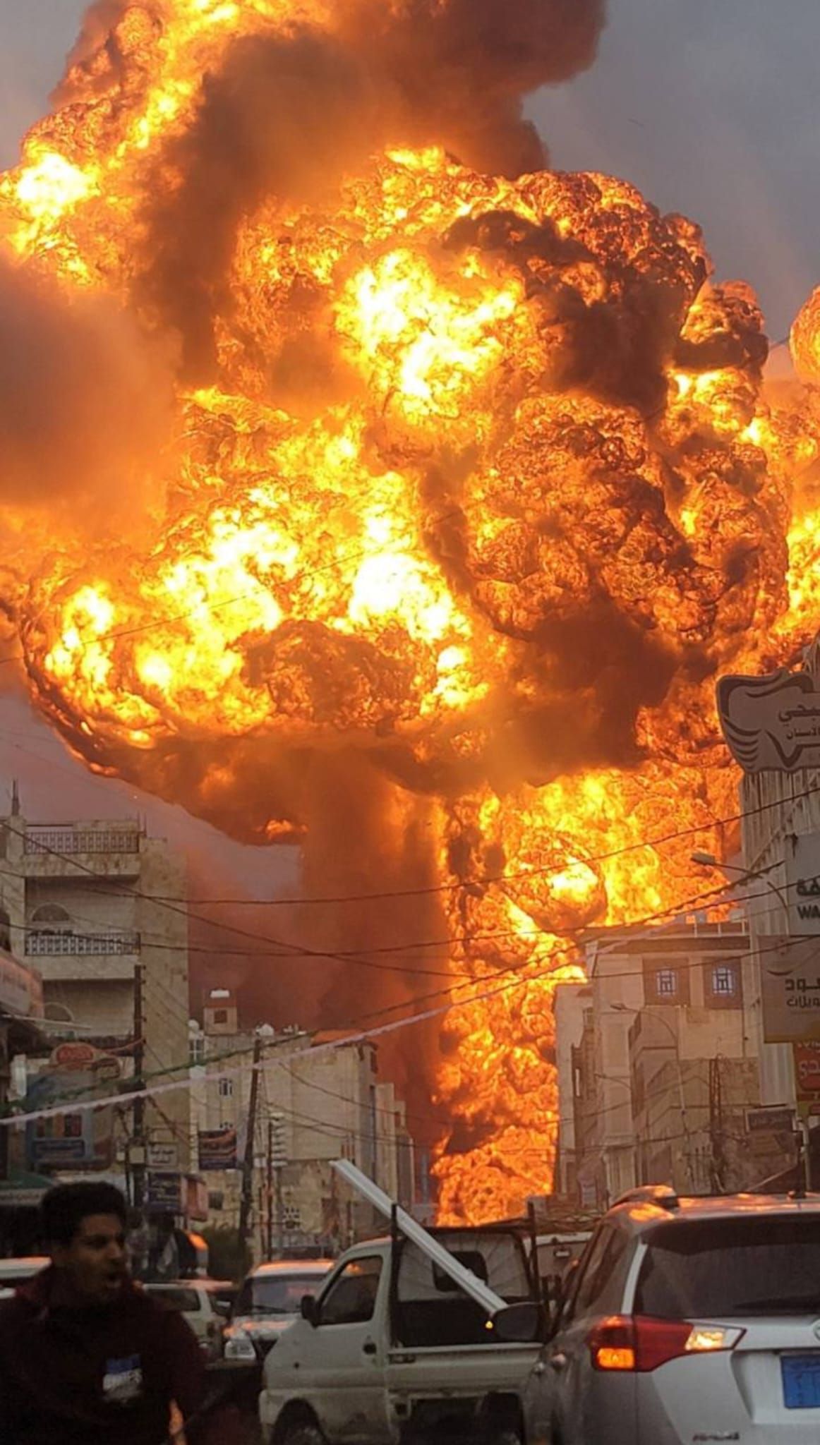 צפו בתיעודים: חיל האוויר מעלה את בירת תימן בלהבות