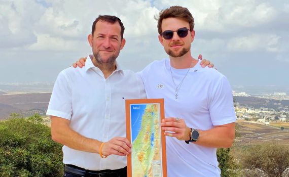 הכוכב ההוליוודי “אני מאמין בריבונות העם היהודי בארץ"