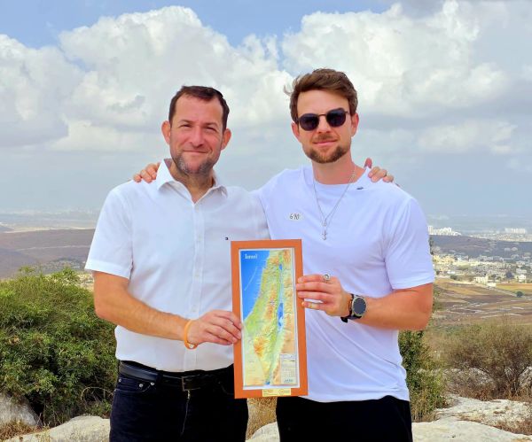 הכוכב ההוליוודי “אני מאמין בריבונות העם היהודי בארץ"