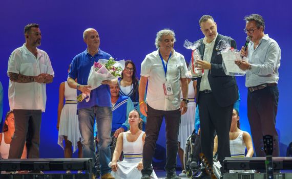 חיבור לא צפוי: ליאור נרקיס ודודו פישר על הבמה ביחד. צפו