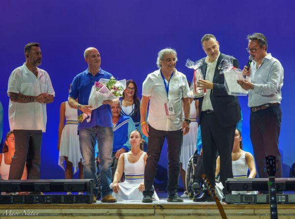 חיבור לא צפוי: ליאור נרקיס ודודו פישר על הבמה ביחד. צפו