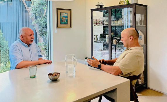 לא חיכה לתשובת לפיד – ליברמן נפגש עם בנט