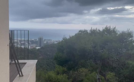 הפתעה בחיפה: גשם קיץ חריג בחודש אוגוסט