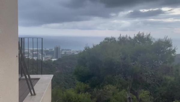 הפתעה בחיפה: גשם קיץ חריג בחודש אוגוסט