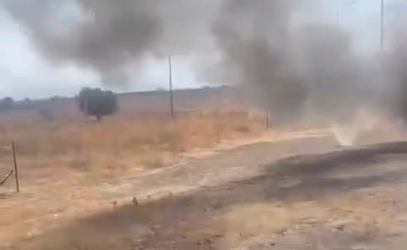 תושב סכנין ניפץ רכב והעלה אותו באש.  צפו