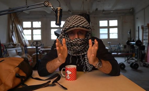 עושים הסברה: הכירו את הערבים שנלחמים על תדמית ישראל