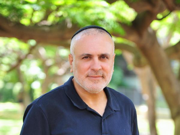 יורם אוחיון ראה את המוות מול העיניים ויצר מזה שיר | צפו