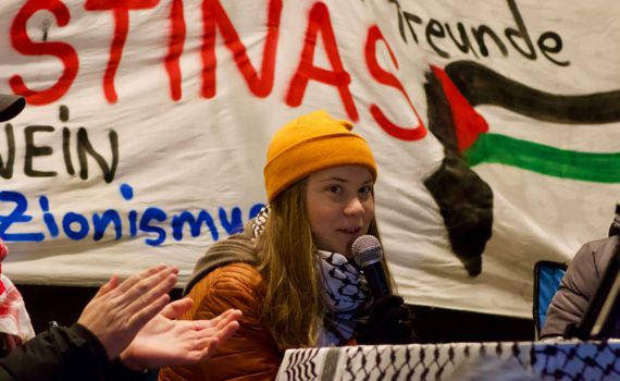 היא חוזרת: גרטה טונברג יוצאת במשט נוסף לעזה