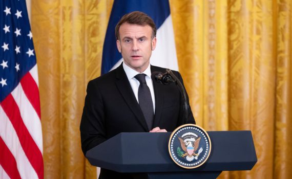 שגריר ארה"ב בצרפת תקף את מקרון – וזומן לנזיפה