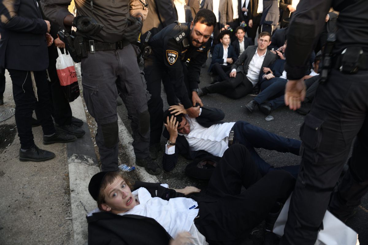 אחרי שמעצרו גרם להפגנת הענק: העריק החרדי שוחרר מהכלא