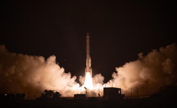 הישג אדיר לתעשייה הביטחונית: כך שוגר הלווין אופק 19. צפו