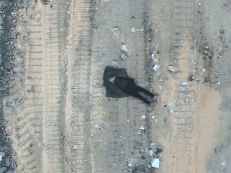 מחבל הסתתר תחת שמיכה, ניסה לזרוק רימונים וחוסל