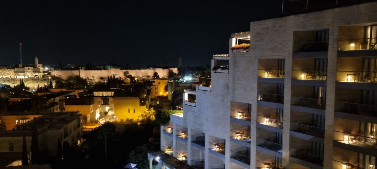 מלון מצודת דוד: חיבור של יוקרה, קדושה וחוויה מול חומות העיר