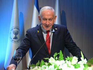 חשש באופוזיציה: זה האיש שיעניק לנתניהו את הניצחון בבחירות