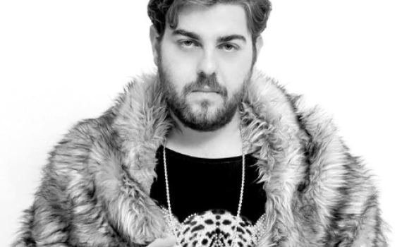 המשפחה מבקשת להתפלל: המוזיקאי הישראלי מורדם ומונשם