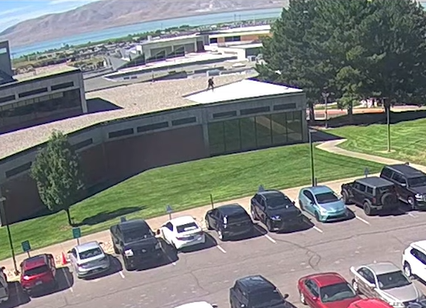 ארה"ב רועדת: נחשף סרטון של החשוד ברצח צ'רלי קירק. צפו