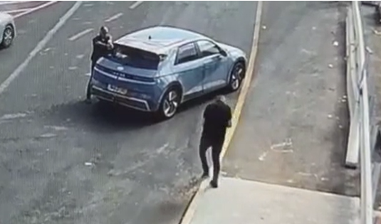 קשה לצפיה: אל"מ במיל' חזי נחמה מחסל את המחבל