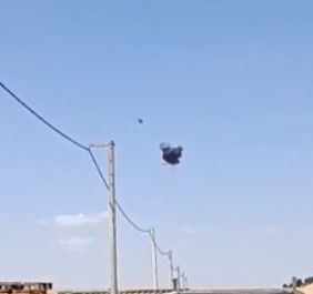 צפו: המסוק מיירט את הכטב"מ החות'י בצרור מתותח