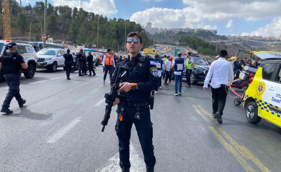 בעקבות הפיגוע: כביש 1 במחלף הארזים נחסם לתנועה