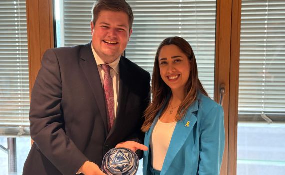 מאי גולן העניקה כיפה לפולטקיאי הגרמני: זאת הסיבה