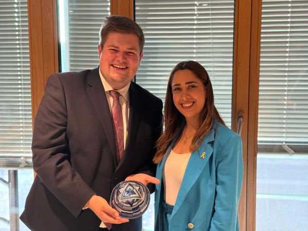 מאי גולן העניקה כיפה לפולטקיאי הגרמני: זאת הסיבה