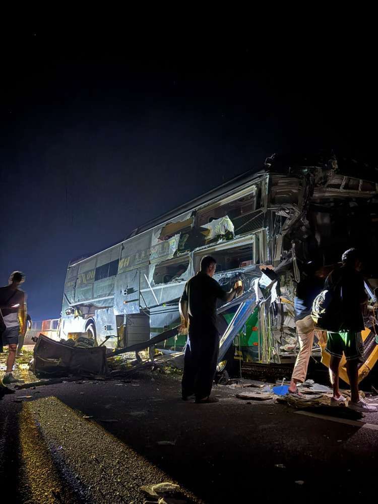 שמונה ישראלים נפצעו בתאונת דרכים בוויאטנם