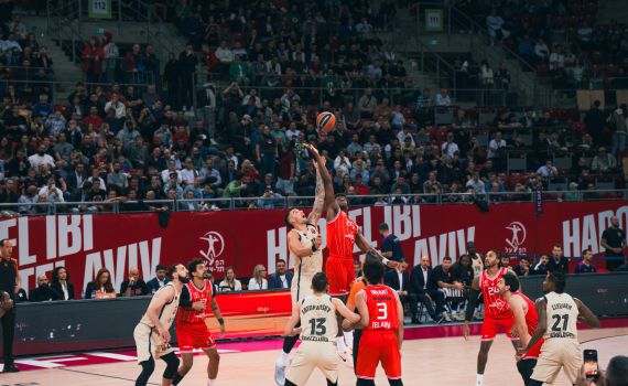 היסטוריה: הפועל תל אביב הביסה את ברצלונה