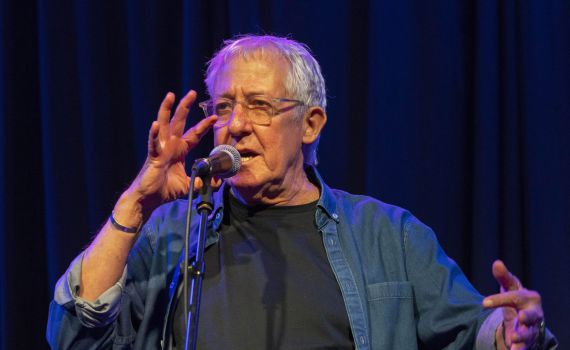 אלף כבאים לא, אבל שוטרים כן: 10 השירים הגדולים של גידי גוב