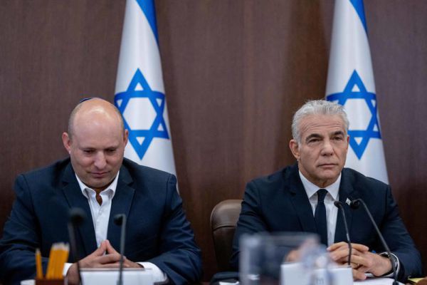 יאיר לפיד דוחק בבנט: "תגיד את זה כבר"