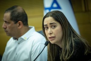 התקפלה: הפרקליטות סגרה את התיק נגד מאי גולן