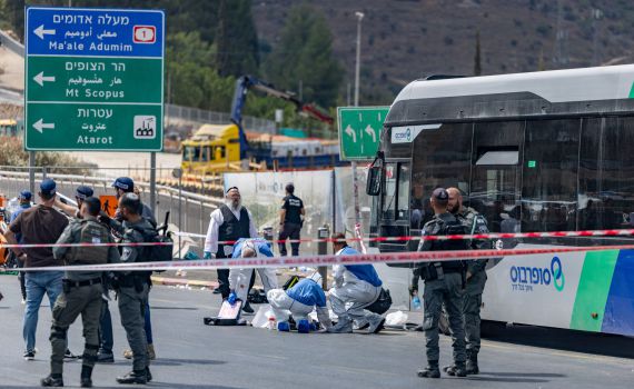 שכחתם את הדת והמולדת בשביל כסף ואישורים מהיהודים?!