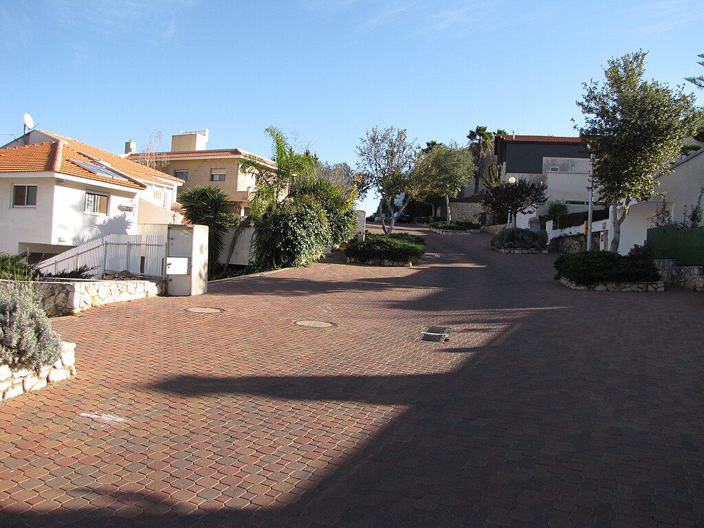 סערה ביישוב היהודי היוקרתי: "וילה למכירה לערבים בלבד"