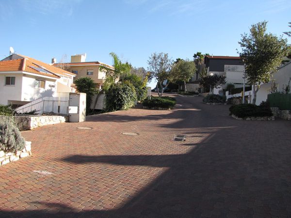 סערה ביישוב היהודי היוקרתי: "וילה למכירה לערבים בלבד"