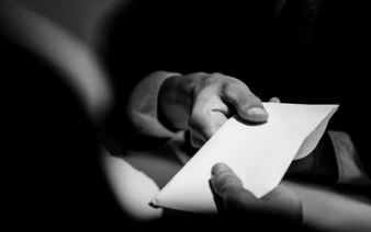 אירוע חריג: קציני משטרה מסרו מידע מסווג למשפחות פשע