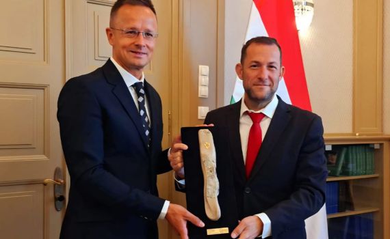 שר החוץ ההונגרי ליוסי דגן: “אתם יכולים לסמוך עלינו״