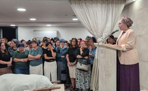 סטרוק בלוויית שריתה הי"ד: "את לא היית מוסרת את הארץ למרצחים"