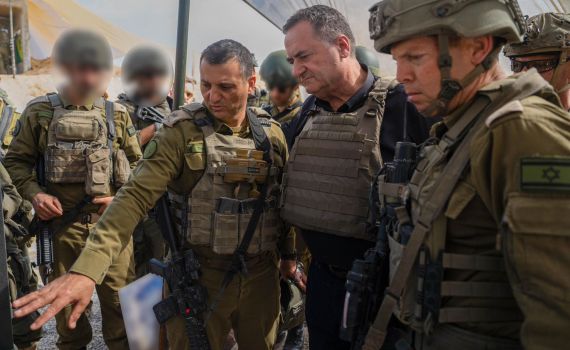 שר הביטחון מתחייב ללוחמים: "המערכה תיגמר רק כשהם נכנעים"