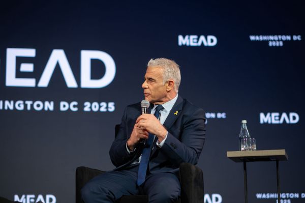 יאיר לפיד מטיל פצצה: זה לא יקרה בעשור הקרוב