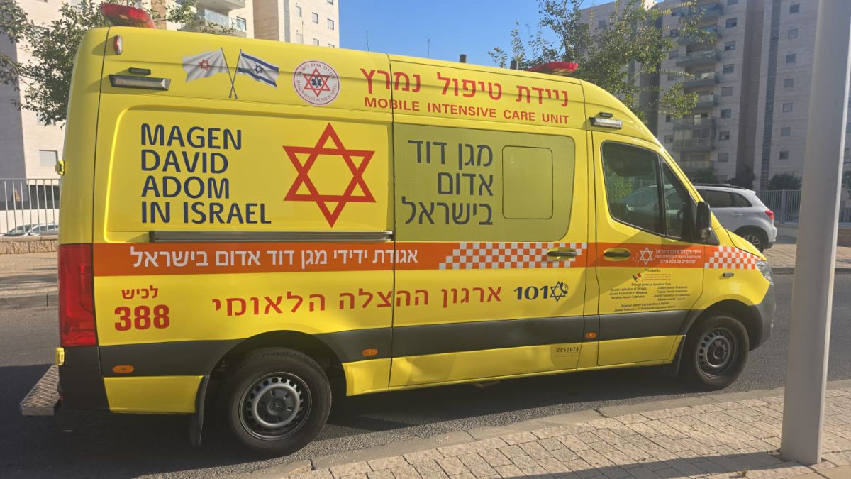 תאונת עבודה קטלנית: פועל נהרג לאחר שנפל מסולם באתר בנייה