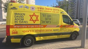 תאונת עבודה קטלנית: פועל נהרג לאחר שנפל מסולם באתר בנייה