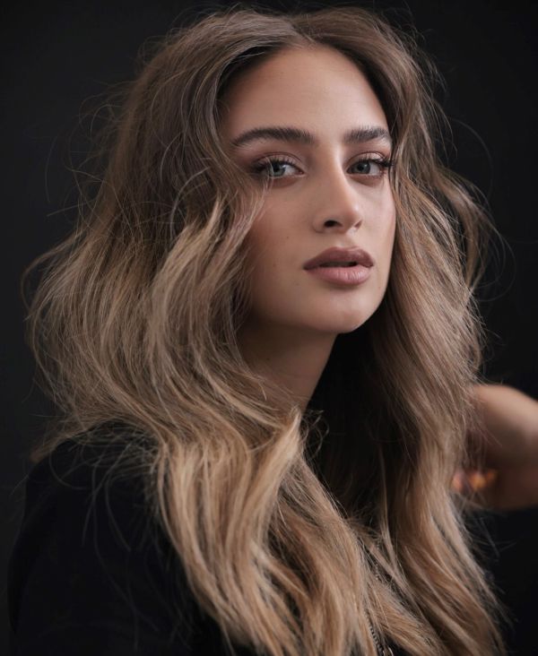 מזל טוב: הזמרת ולארי חמאתי התארסה