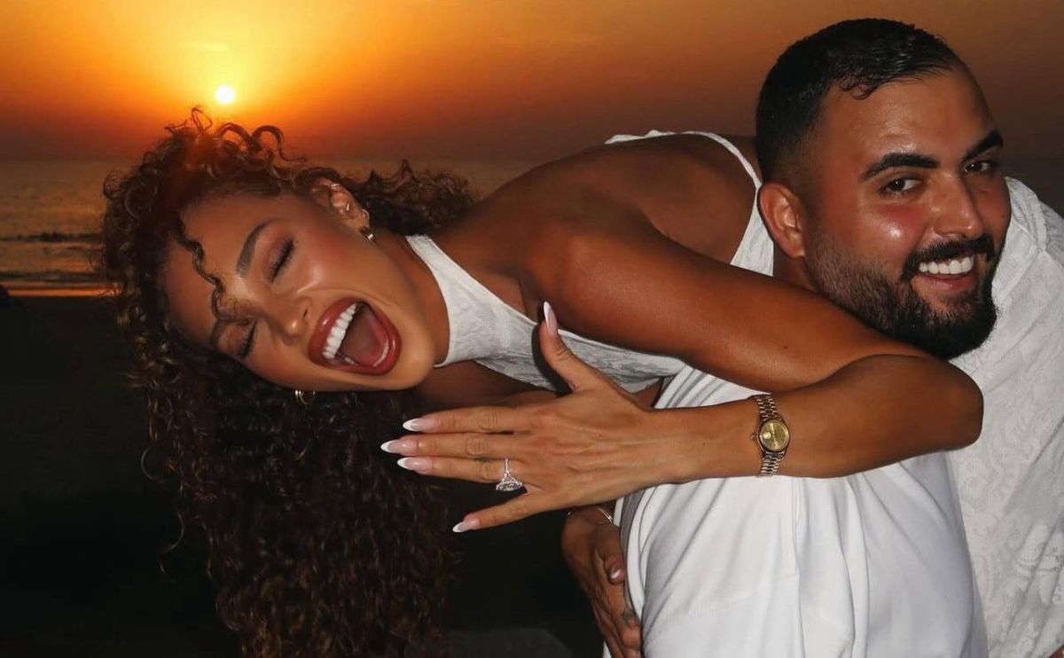 שיישרפו הקנאים: אושר כהן שלף טבעת נוצצת בשווי חצי מיליון שקל